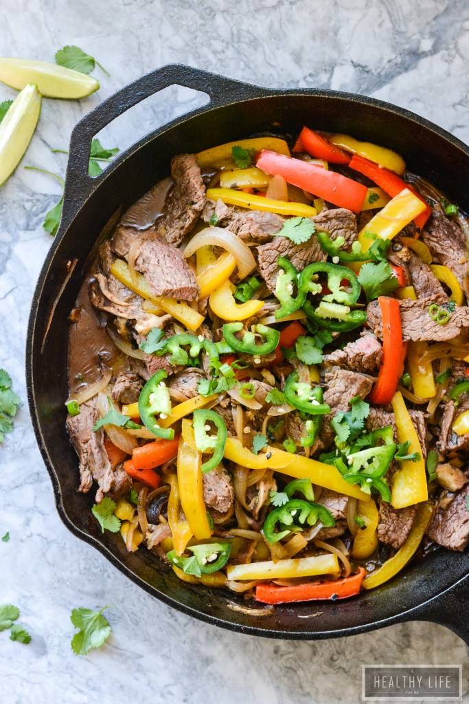 PALEO SKILLET BEEF FAJITAS {GLUTEN FREE + WHOLE30} - www.4hourbodygirl.com