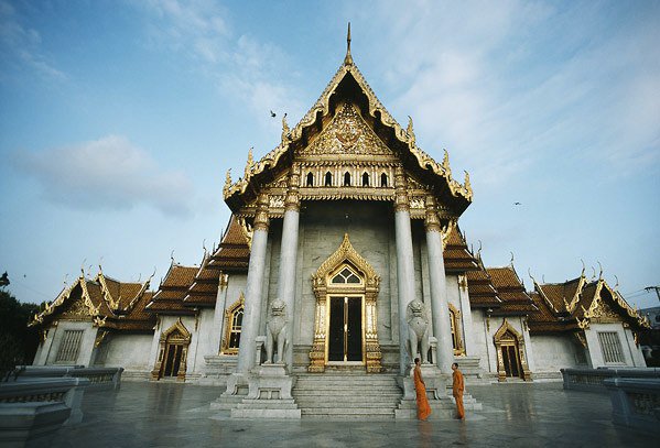 Golden Palace Bangkok | www.4hourbodygirl.com
