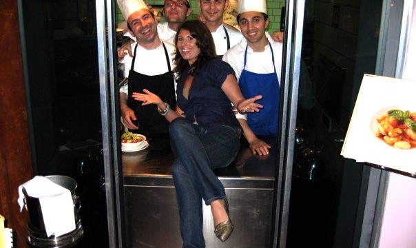 With the chefs Sorrento Italy | www.4hourbodygirl.com