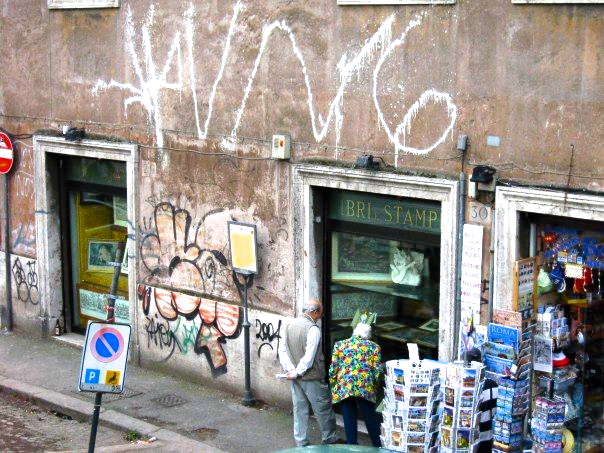 Graffiti rome Italy | www.4hourbodygirl.com