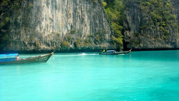 Water in Thailand | www.4hourbodygirl.com