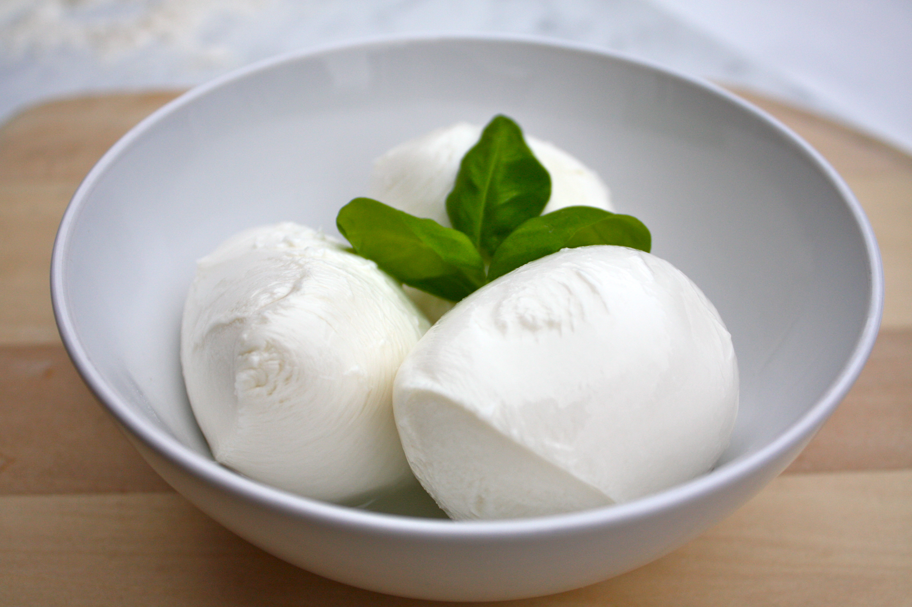 Buffalo-Mozzarella | www.4hourbodygirl.com