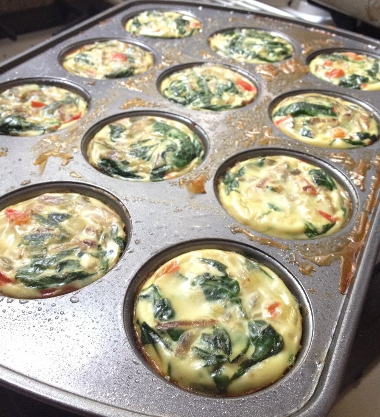 zucchini egg muffins in baking tin | www.4hourbodygirl.com