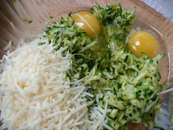 shredded zucchini  egg and cheese|  www.4hourbodygirl.com