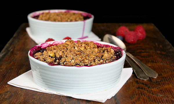 Low Carb Berry Cobbler | www.4hourbodygirl.com