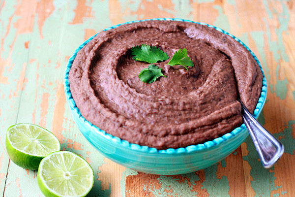 Easy, Quick, Healthy, Low Carb, Delicious Bean Dip | www.4hourbodygirl.com