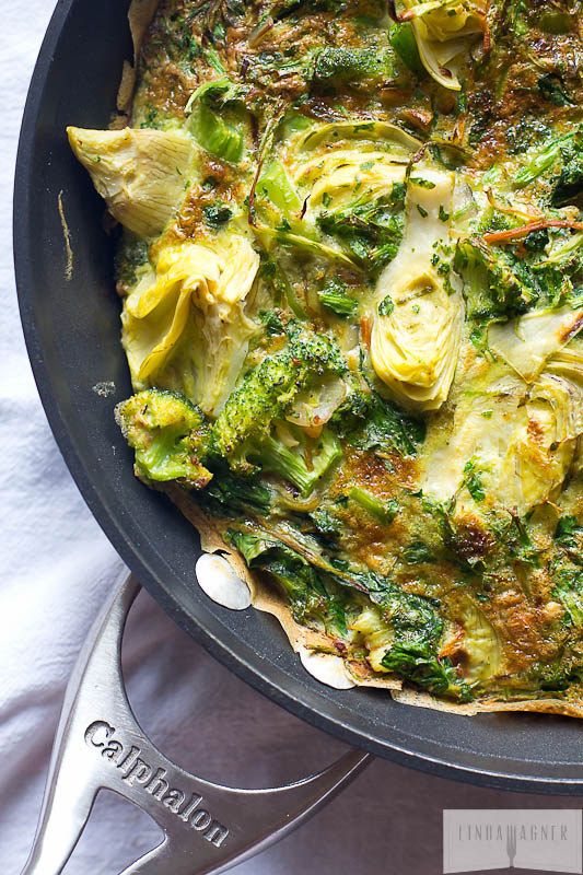 Easy Artichoke, Spinach, & Herb Frittata | www.4hourbodygirl.com