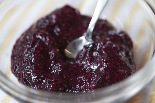 5 Min. Low Carb Mixed Berry Chia Jam | www.4hourbodygrl.com