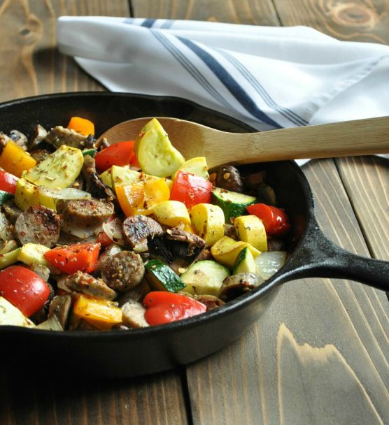 Chicken-Sausage-and-Vegetable-Skillet-Low-Carb-Paleo | www.4hourbodygirl.com