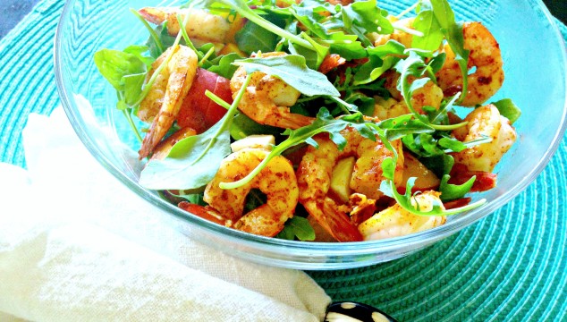 Easy, 5 Minute, Low-Carb Shrimp & Peach Salad | www.4hourbodygirl.com