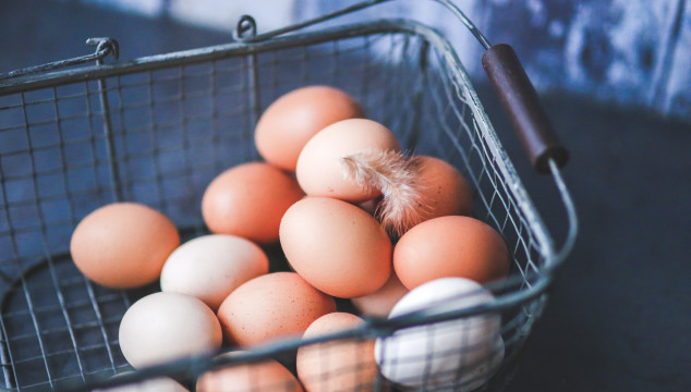 Eggs in the Metal Basket | www.4hourbodygirl.com