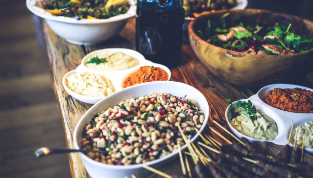 Lunch table with salads | www.4hourbodygirl.com