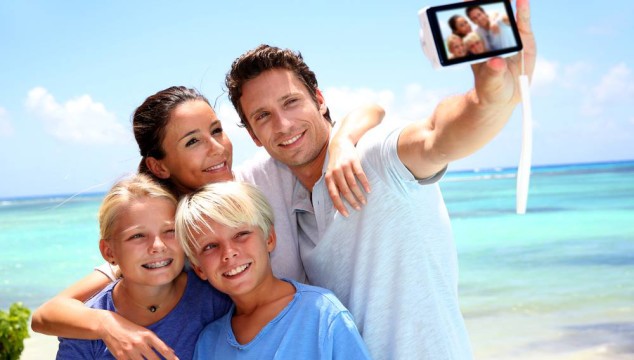 1-how-to-take-a-good-selfie-with-family-1