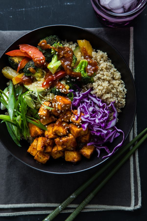 Korean Barbecue Tofu Bowls with Stir-Fried Veggies and Quinoa Read more at http://ohmyveggies.com/korean-barbecue-tofu-bowls-with-stir-fried-veggies-and-quinoa/#rSwW2k03Kk6axW5L.99 | www.4hourbodygirl.com