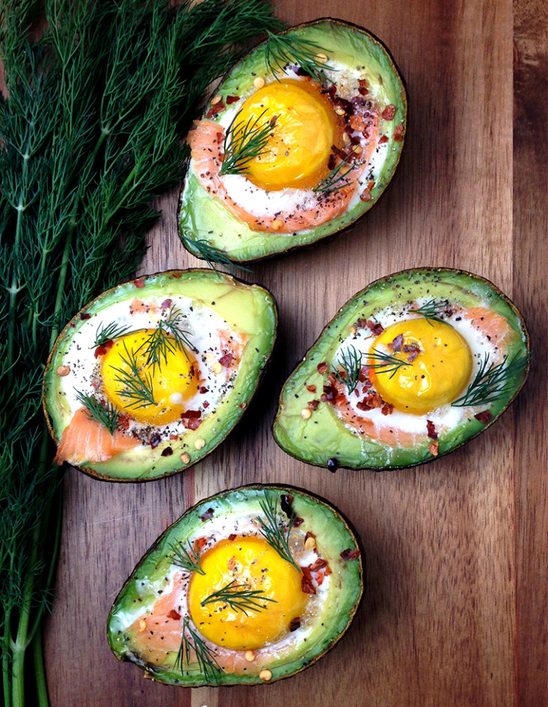 Smoked-Salmon-Egg-Stuffed-Avocados  | www.4hourbodygirl.com